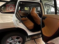 تۆیۆتا ڕاڤ 4